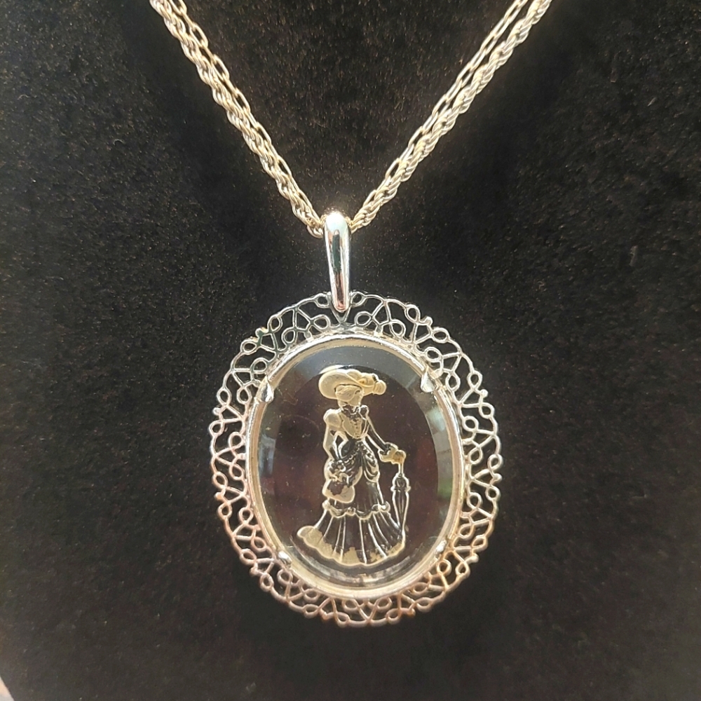 Vintage Silver & Glass Cameo Pendant Necklace